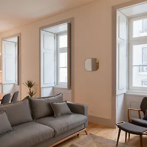 feels-like-home-downtown-modern-art-flat.hotels-lisbon-portugal.com/